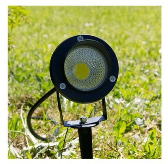 RGB LED TUINSPOT MET GRONDPEN IP65 230V 9W MULTICOLOR