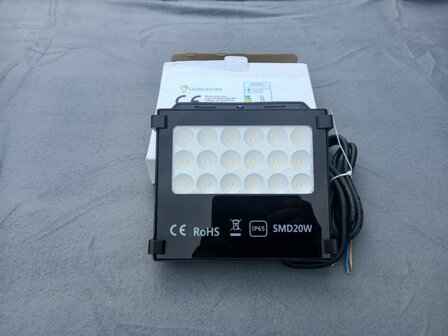 LED VERSTRALER PROSLIM IP66 20W=125W WARM WIT 